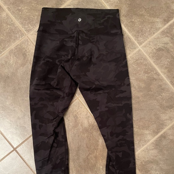 Lululemon Wunder Under Camo - Picture 1 of 3